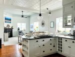 Open layout, airy charm, and everything within reach.